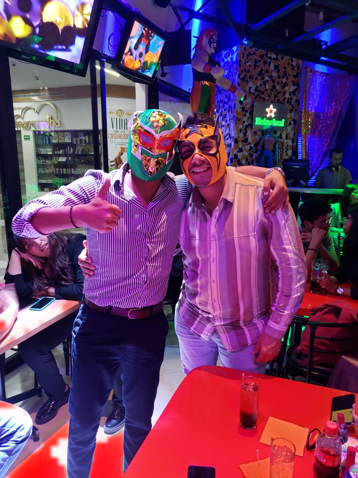 Amigos de la lucha Libre en El Ring Plaza Lindavista
