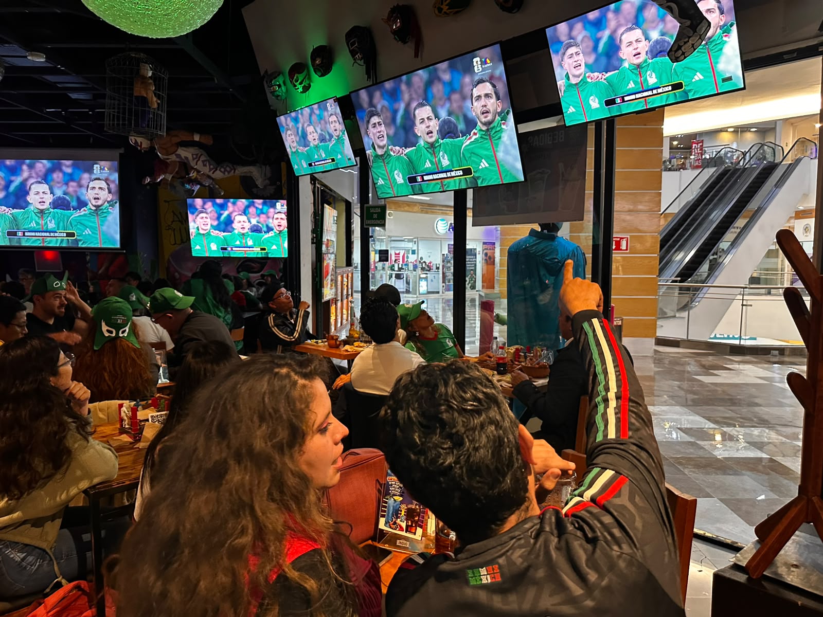 Gran ambiente El Ring Plaza Lindavista 