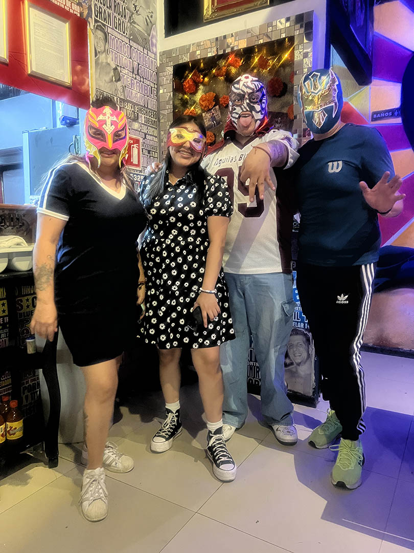 Familia Penta en El Ring restaurante Plaza Lindavista